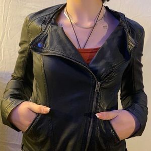 ~hollister black pleather jacket~